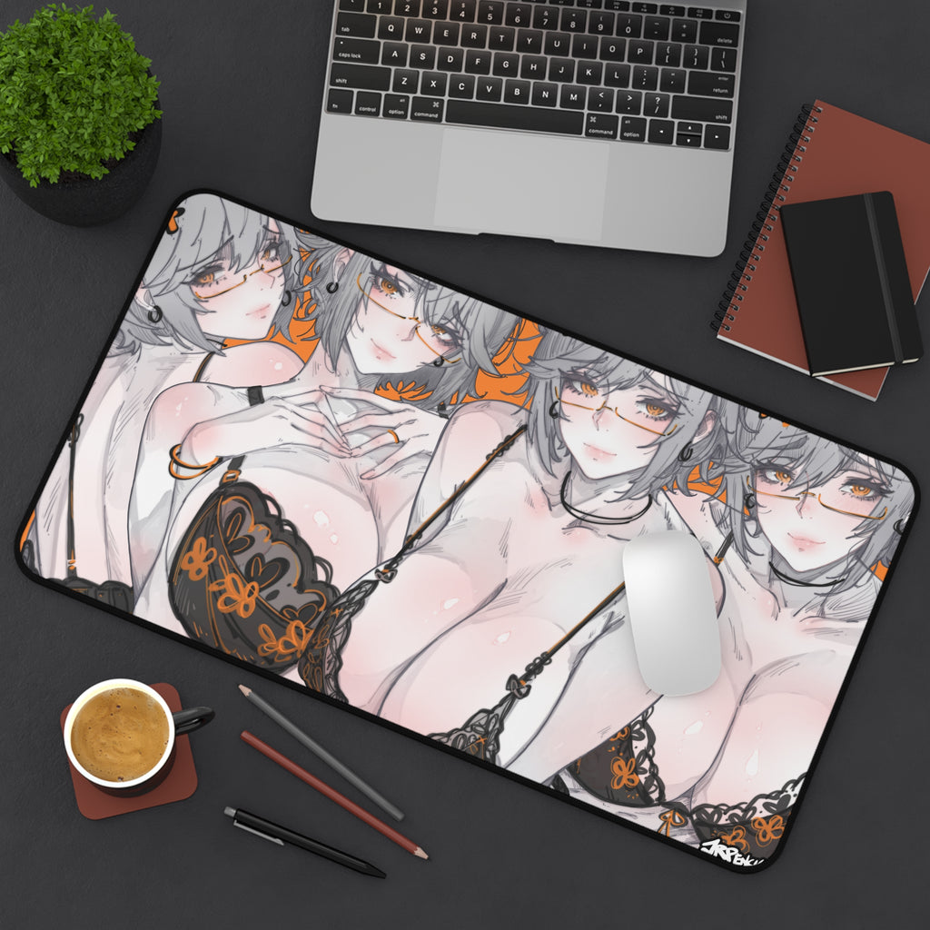 3330 - 橙壁纸 / orange wallpaper v2 Desk Mat