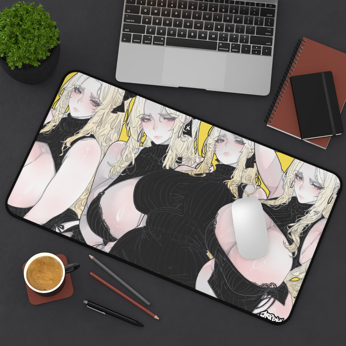 3415 - 黄壁纸 / Yellow Wallpaper v1 Desk Mat