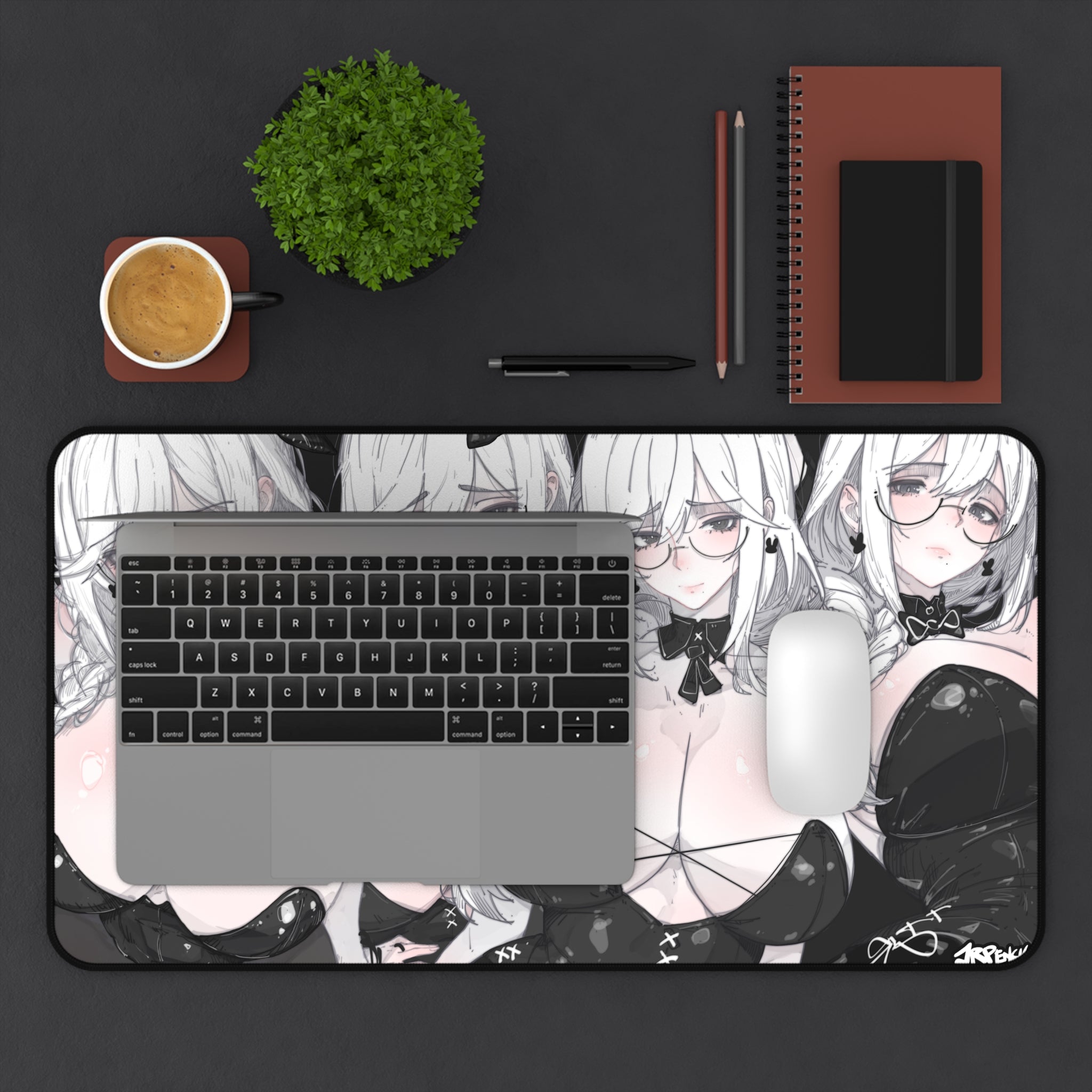 3334 - 黑 / black wallpaper v1 Desk Mat