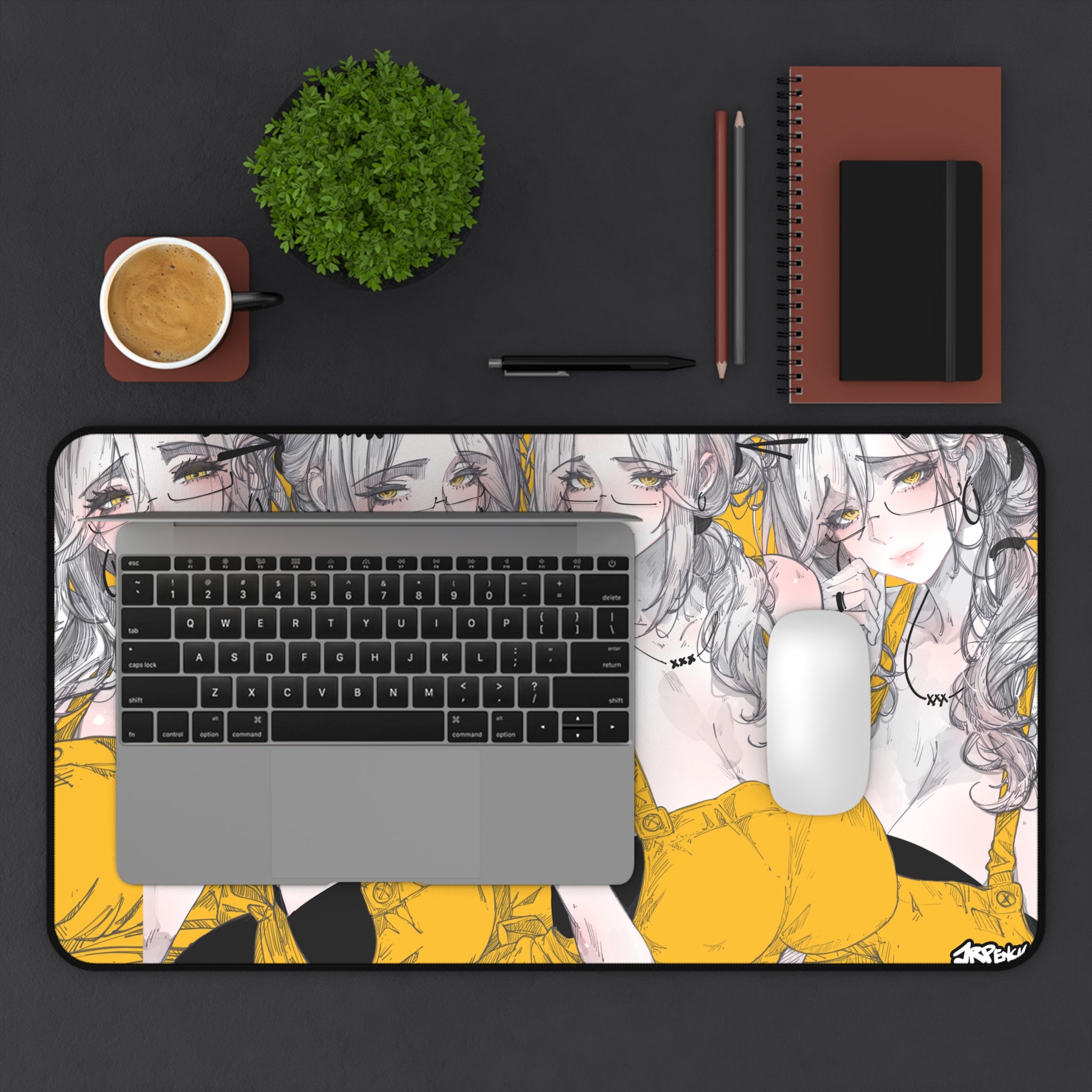 3319 - 黄壁纸 / yellow wallpaper v1 Desk Mat