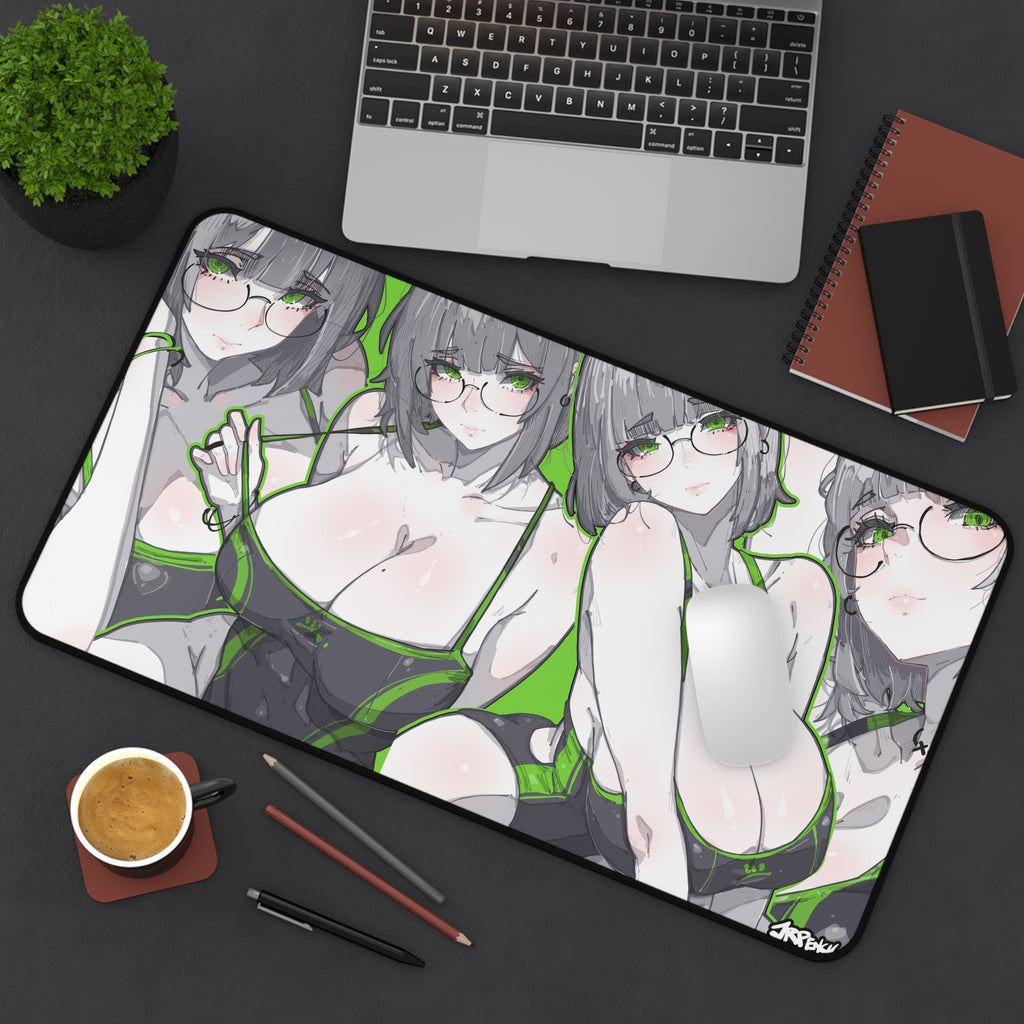 3283 - 绿壁纸 / green wallpaper v1 Desk Mat