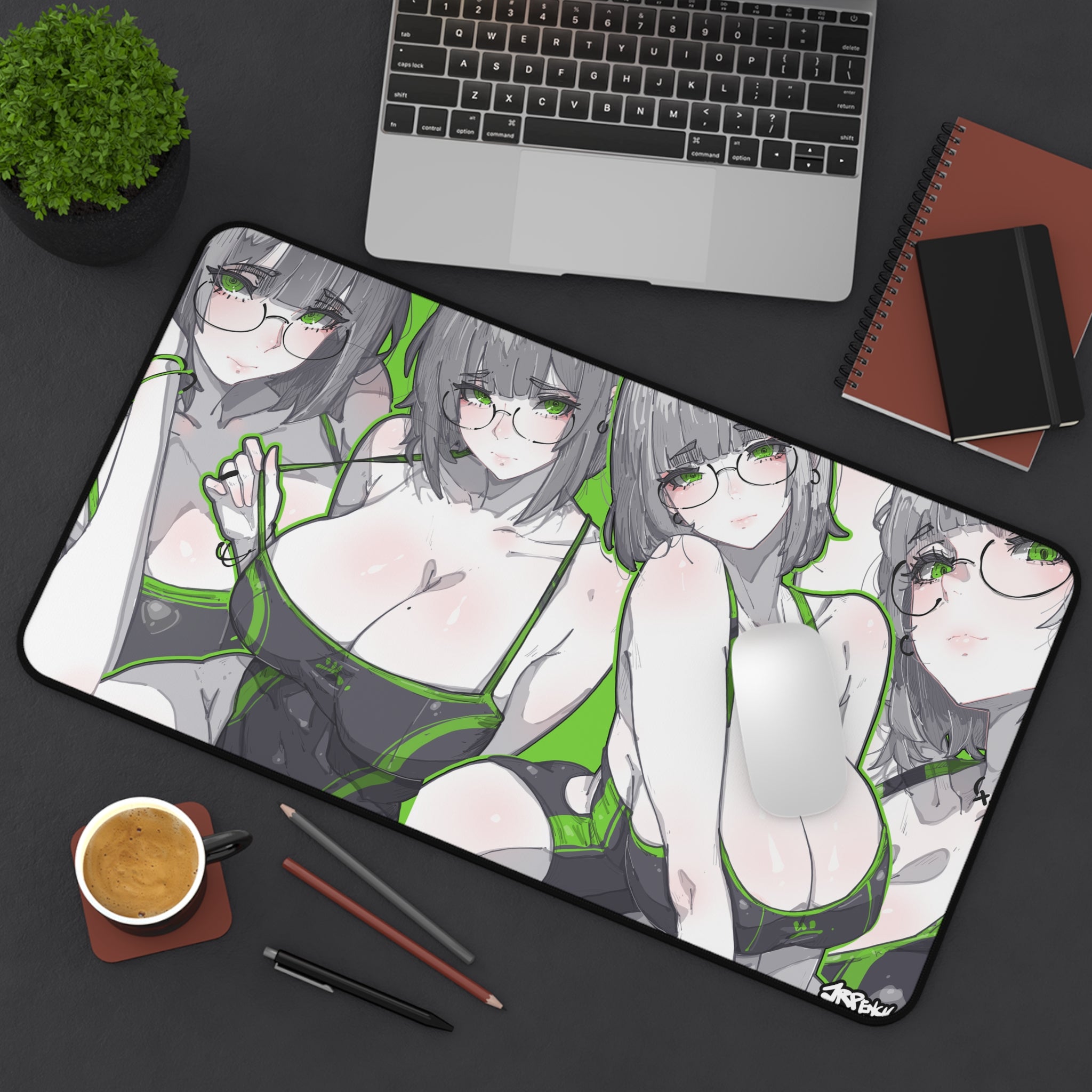 3283 - 绿壁纸 / green wallpaper v1 Desk Mat