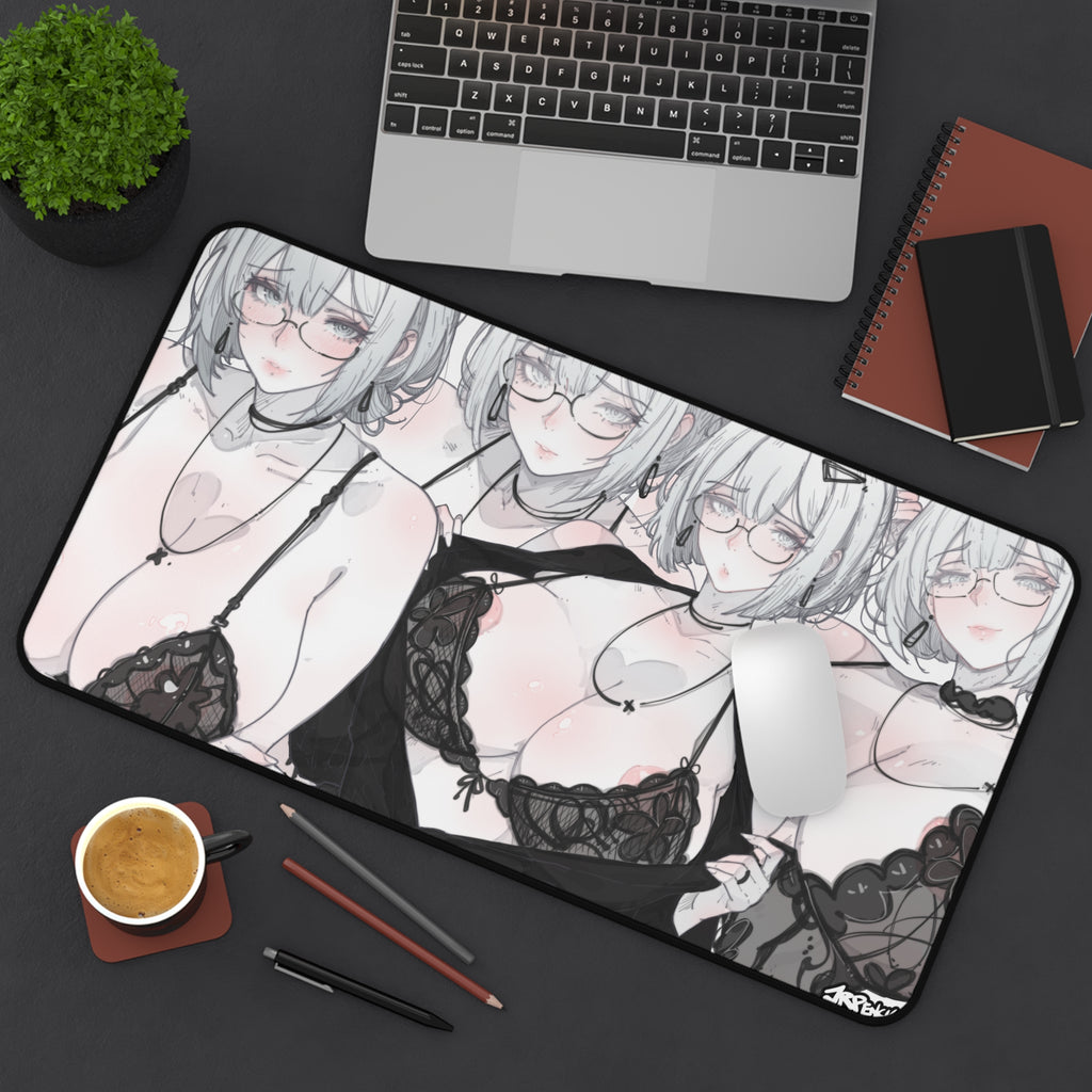 3345 - 灰壁纸/ grey wallpaper v2 Desk Mat