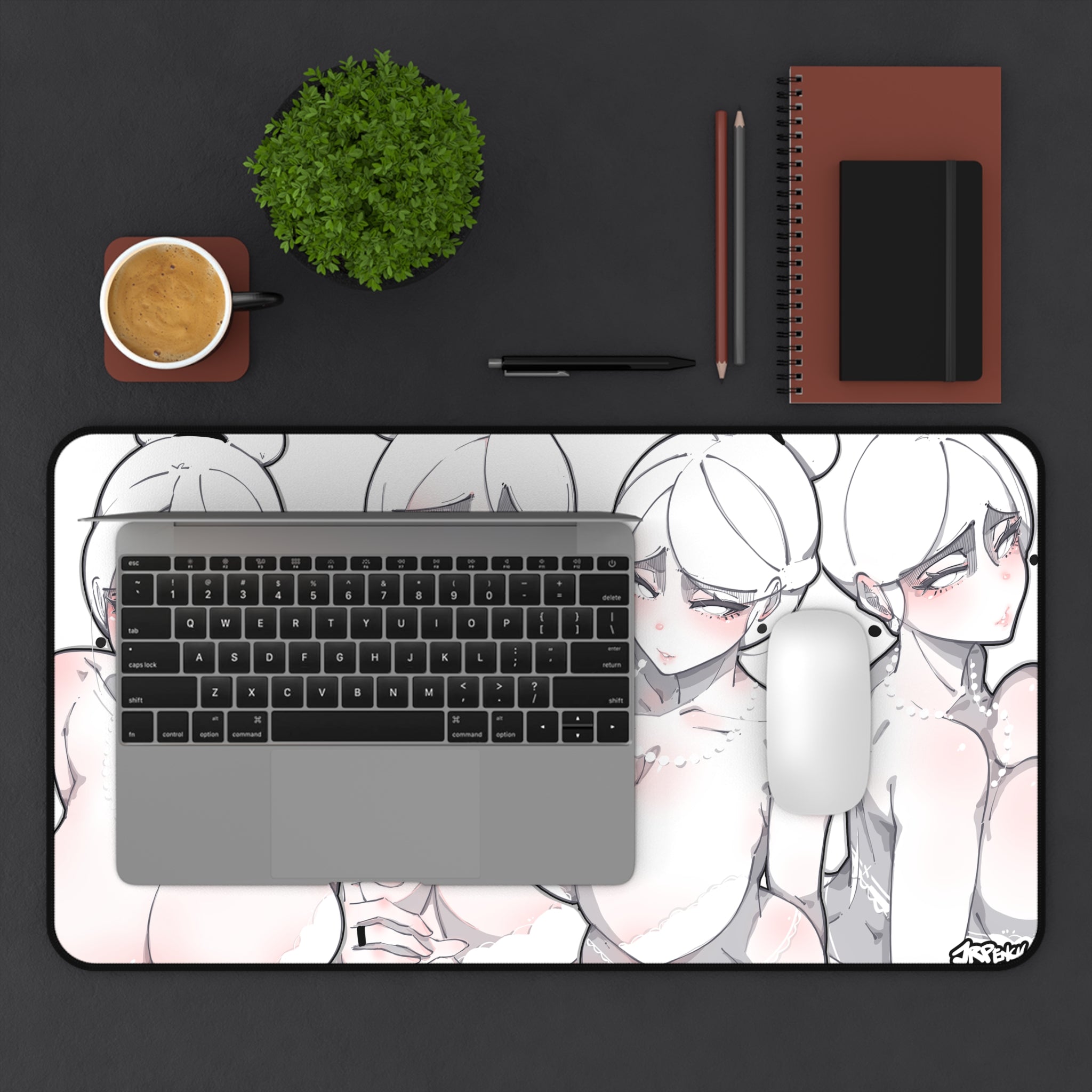 3140 - 白壁纸 / white wallpaper v2 Desk Mat