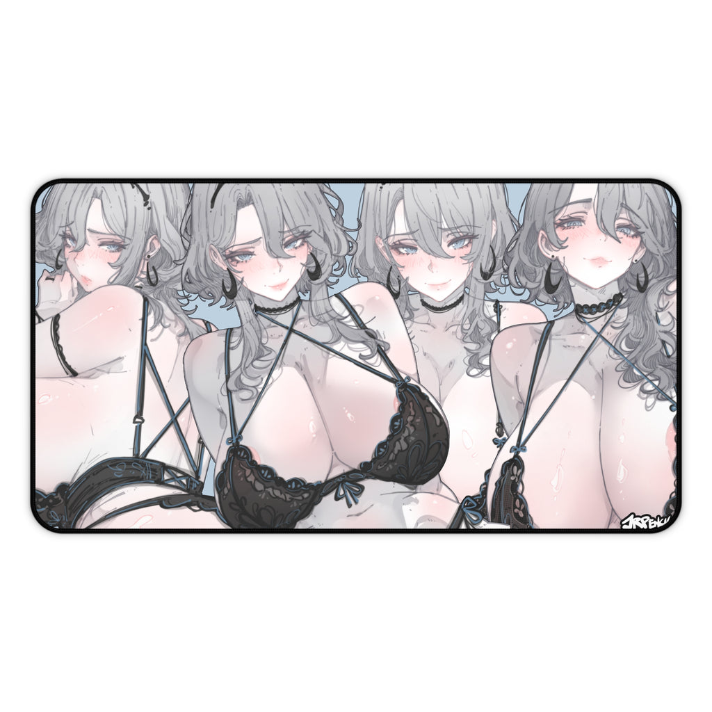 3350 - 蓝壁纸/ blue wallpaper v2 Desk Mat