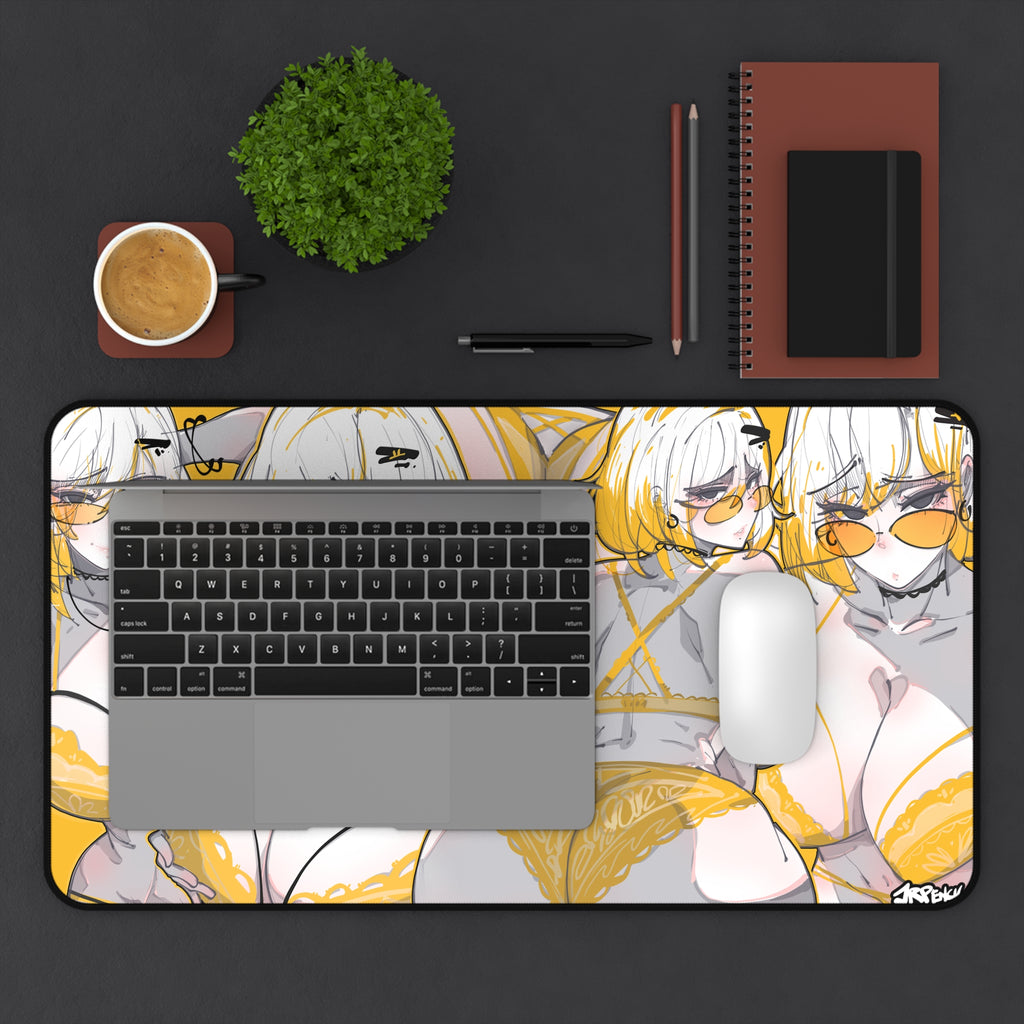 3172 - 黄壁纸 / yellow wallpaper v2 Desk Mat