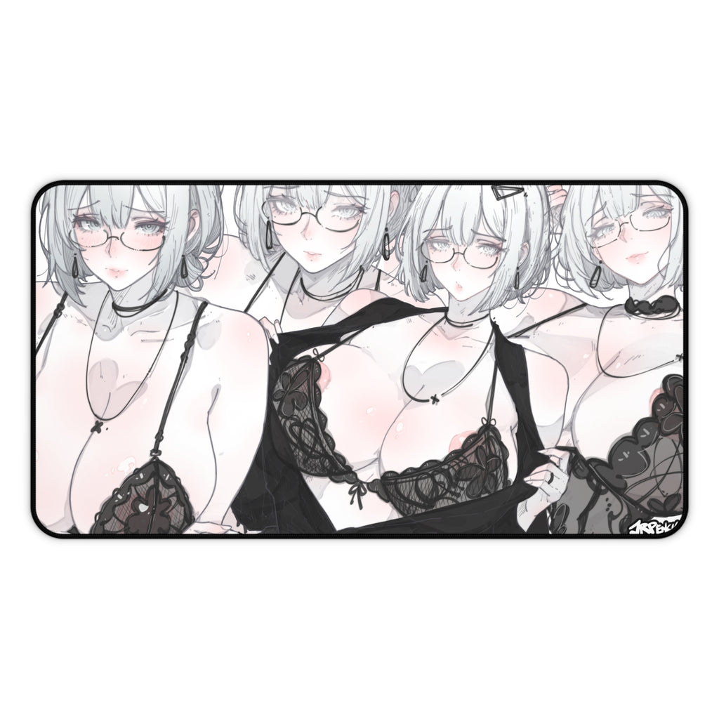 3345 - 灰壁纸/ grey wallpaper v2 Desk Mat