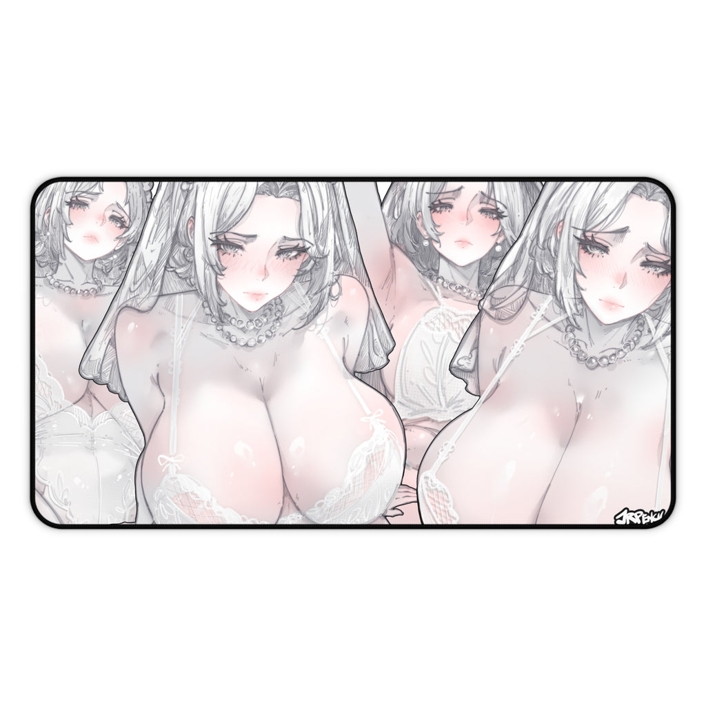 3365 - 白壁纸 / white wallpaper v2 Desk Mat