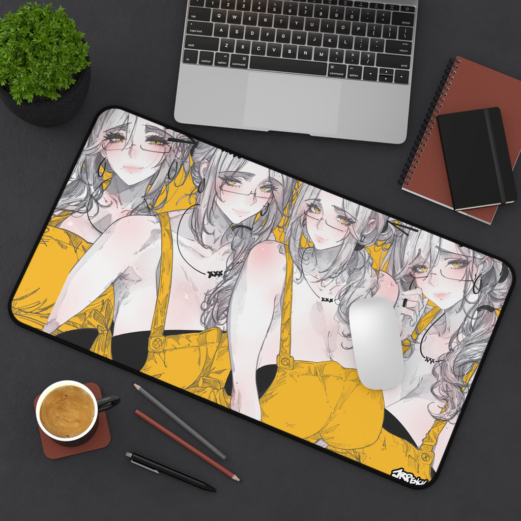 3319 - 黄壁纸 / yellow wallpaper v1 Desk Mat