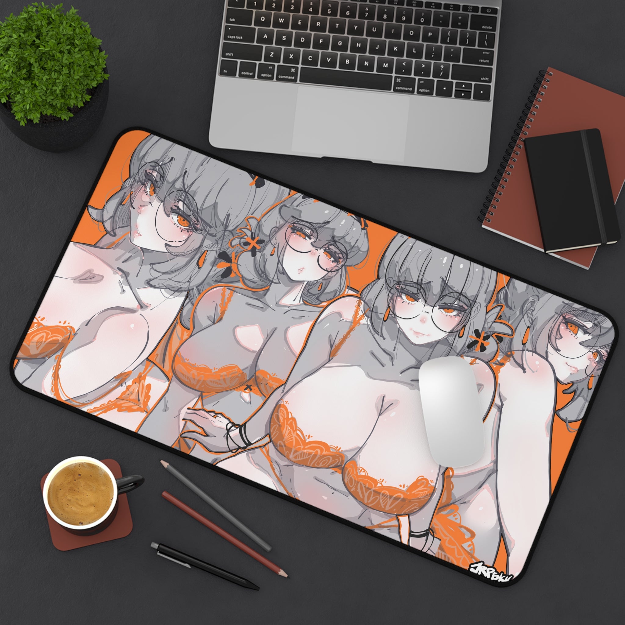 3201 - 橙壁纸 / orange wallpaper v2 Desk Mat