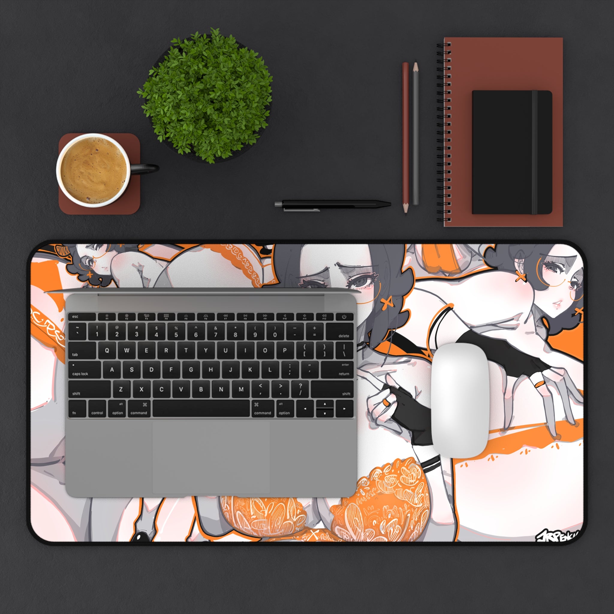 3104 - 橙壁纸 / orange wallpaper v2 Desk Mat