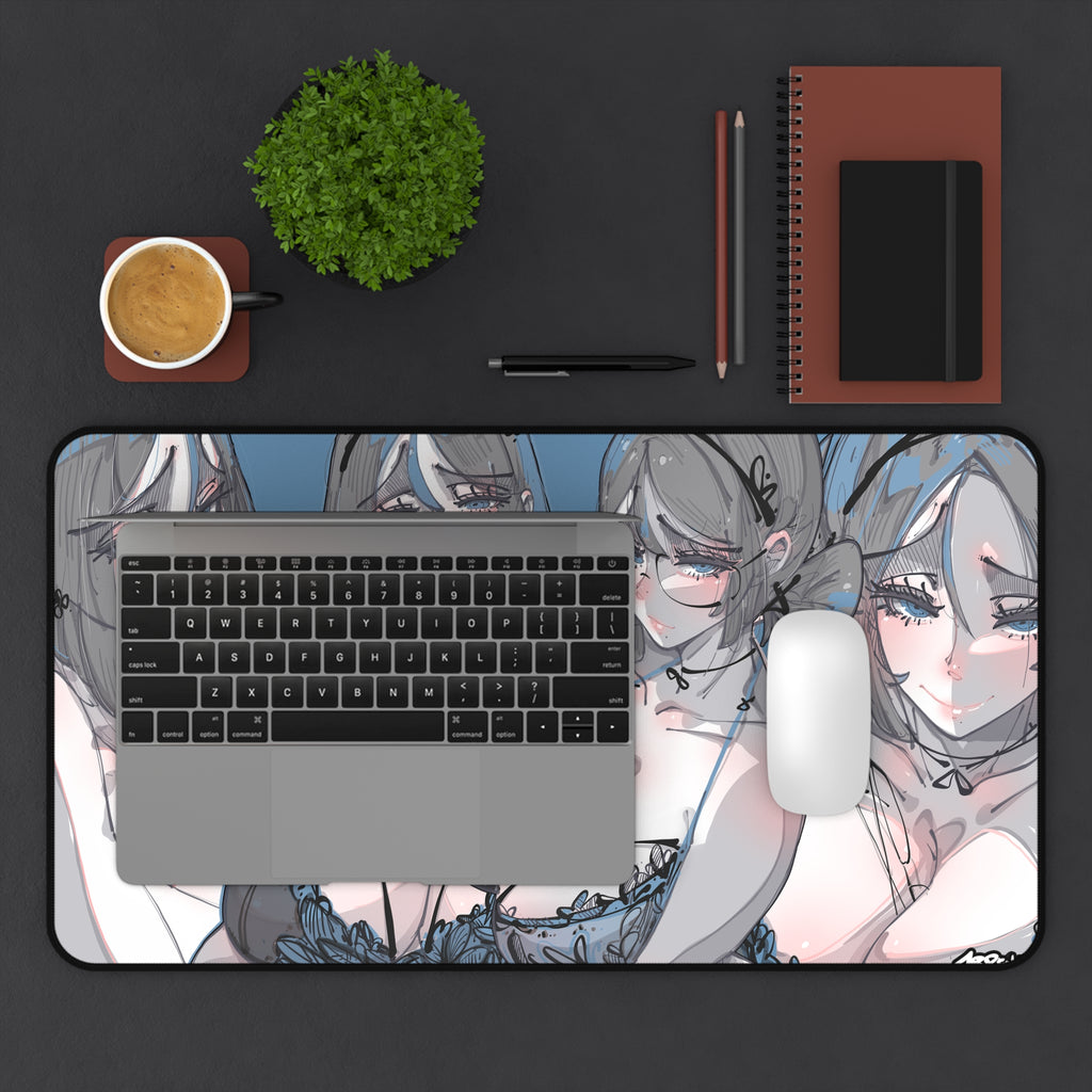 3228 - 蓝壁纸 / blue wallpaper v2 Desk Mat