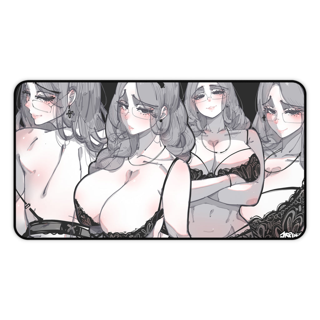 3208 - 黑壁纸 / black wallpaper v2 Desk Mat