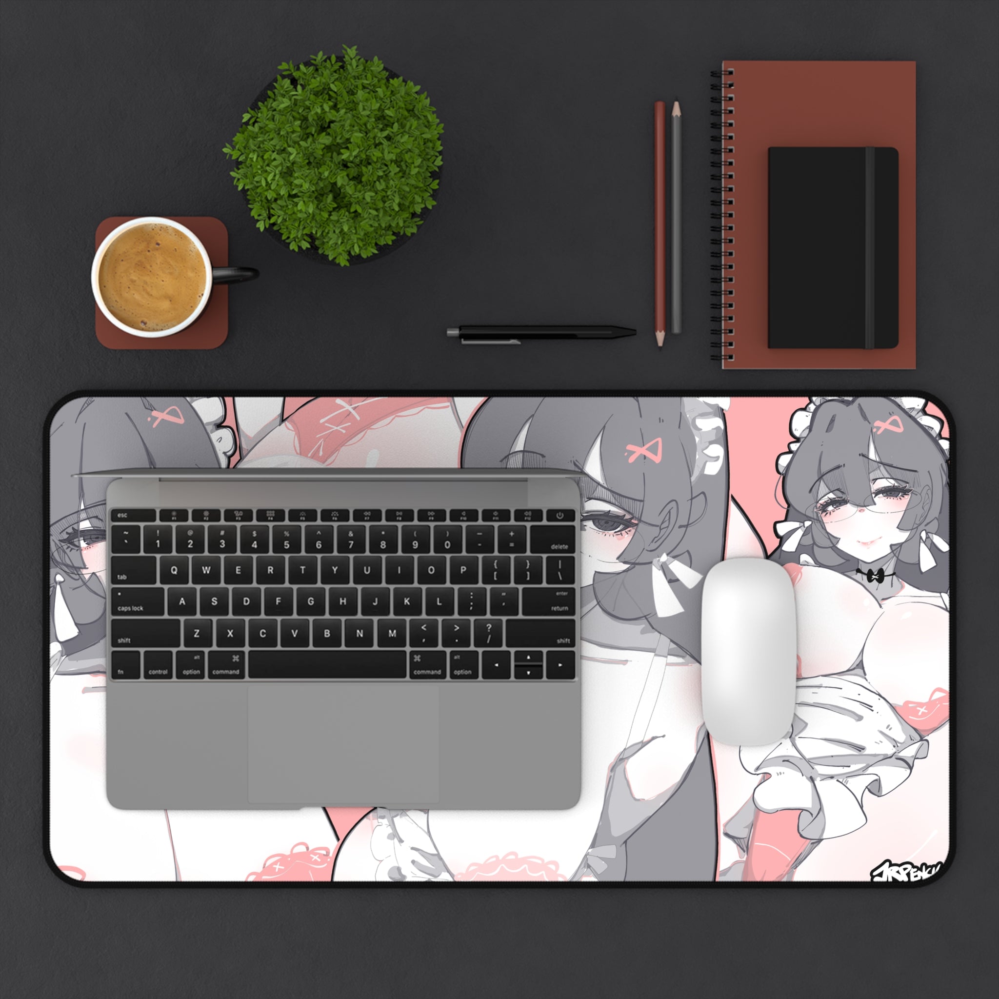 3111 - 粉壁纸 / pink wallpaper v2 Desk Mat