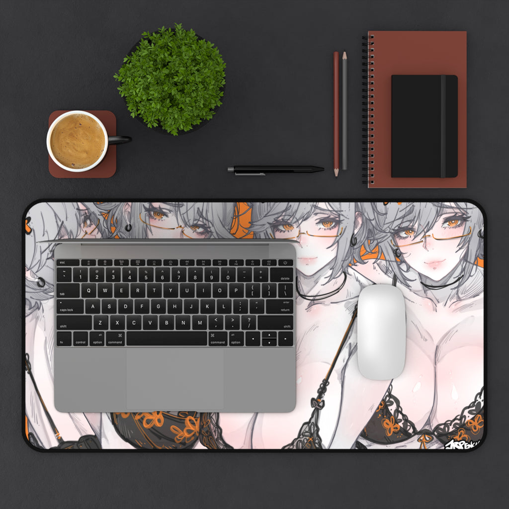 3330 - 橙壁纸 / orange wallpaper v2 Desk Mat