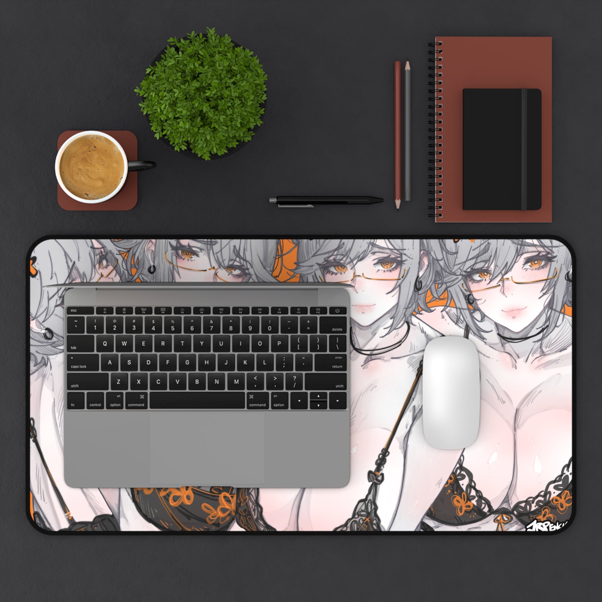 3330 - 橙壁纸 / orange wallpaper v2 Desk Mat