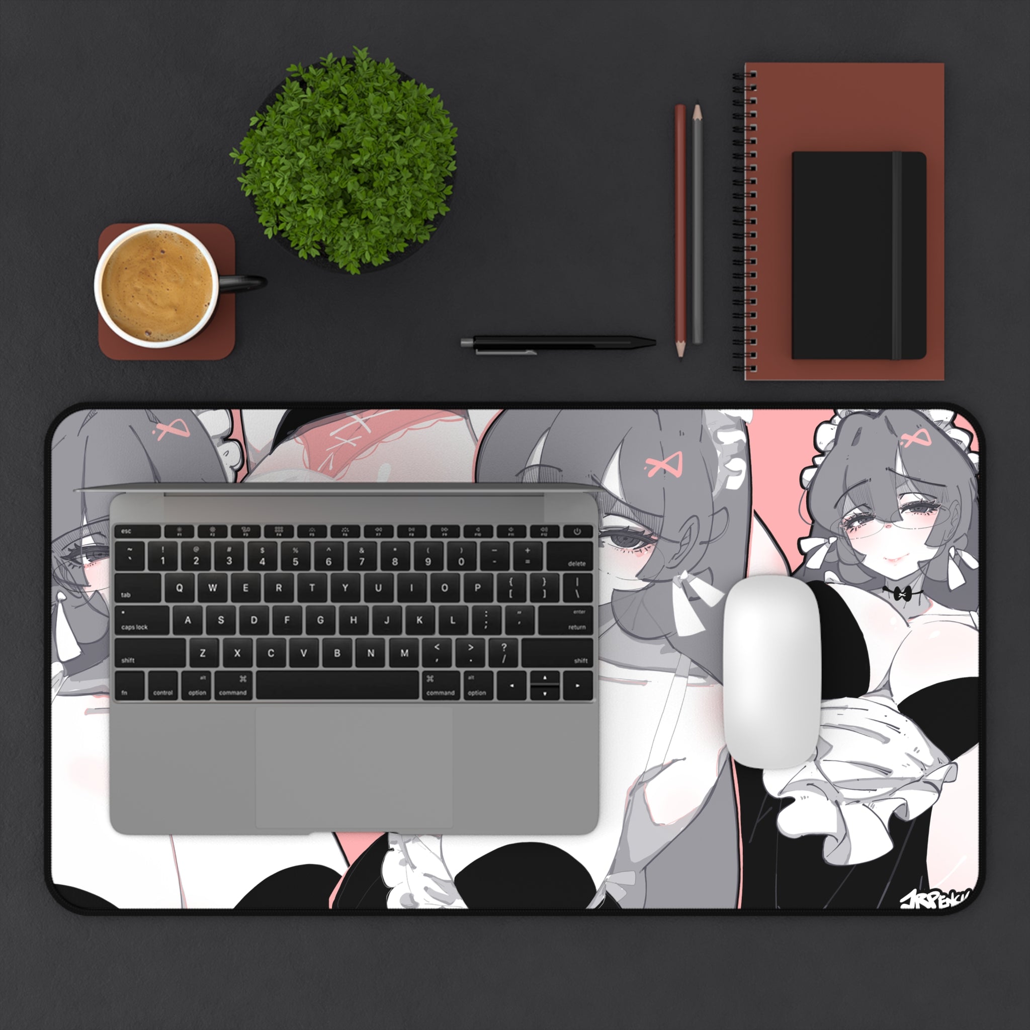 3111 - 粉壁纸 / pink wallpaper v1 Desk Mat