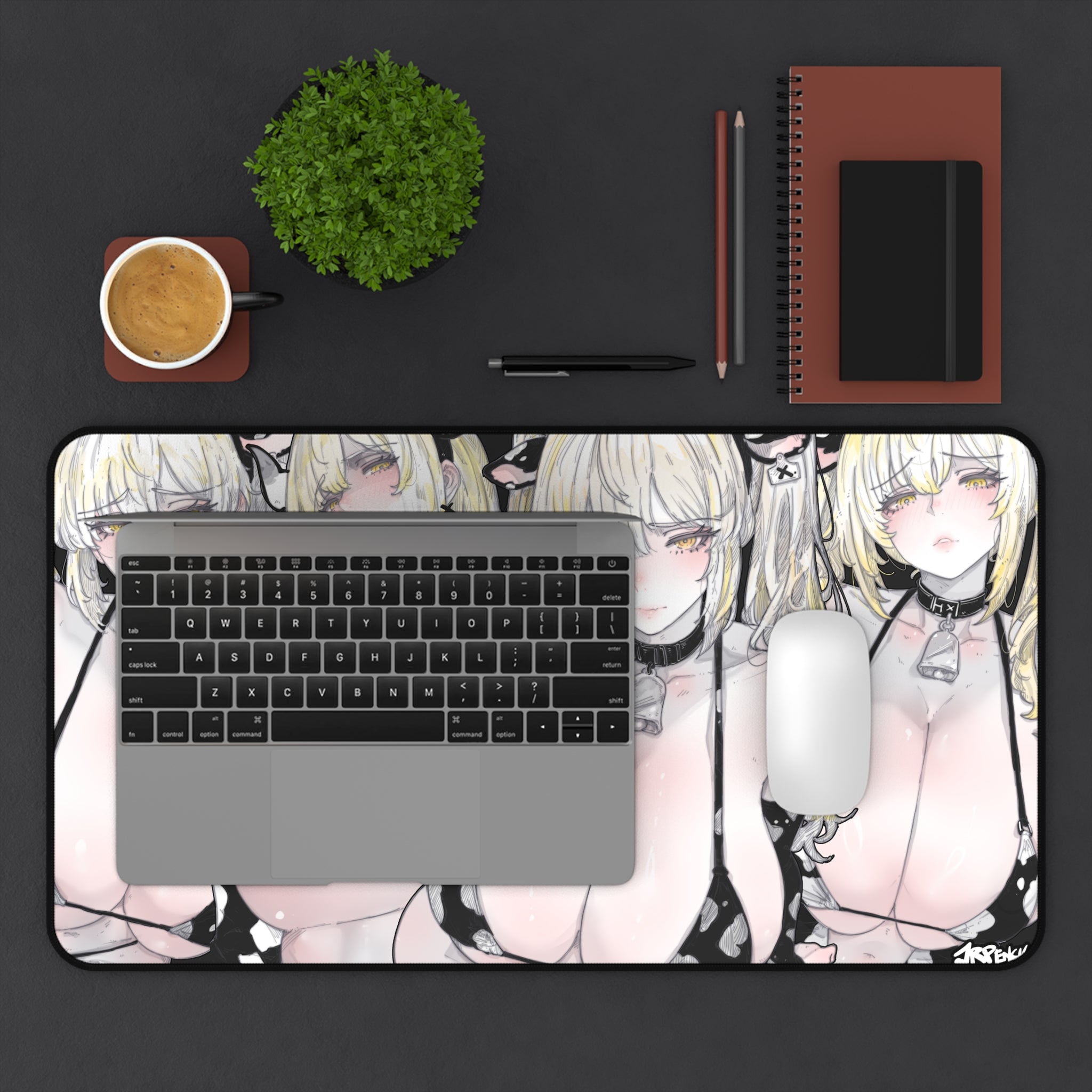 3375 - 黄壁纸 / yellow wallpaper v1 Desk Mat