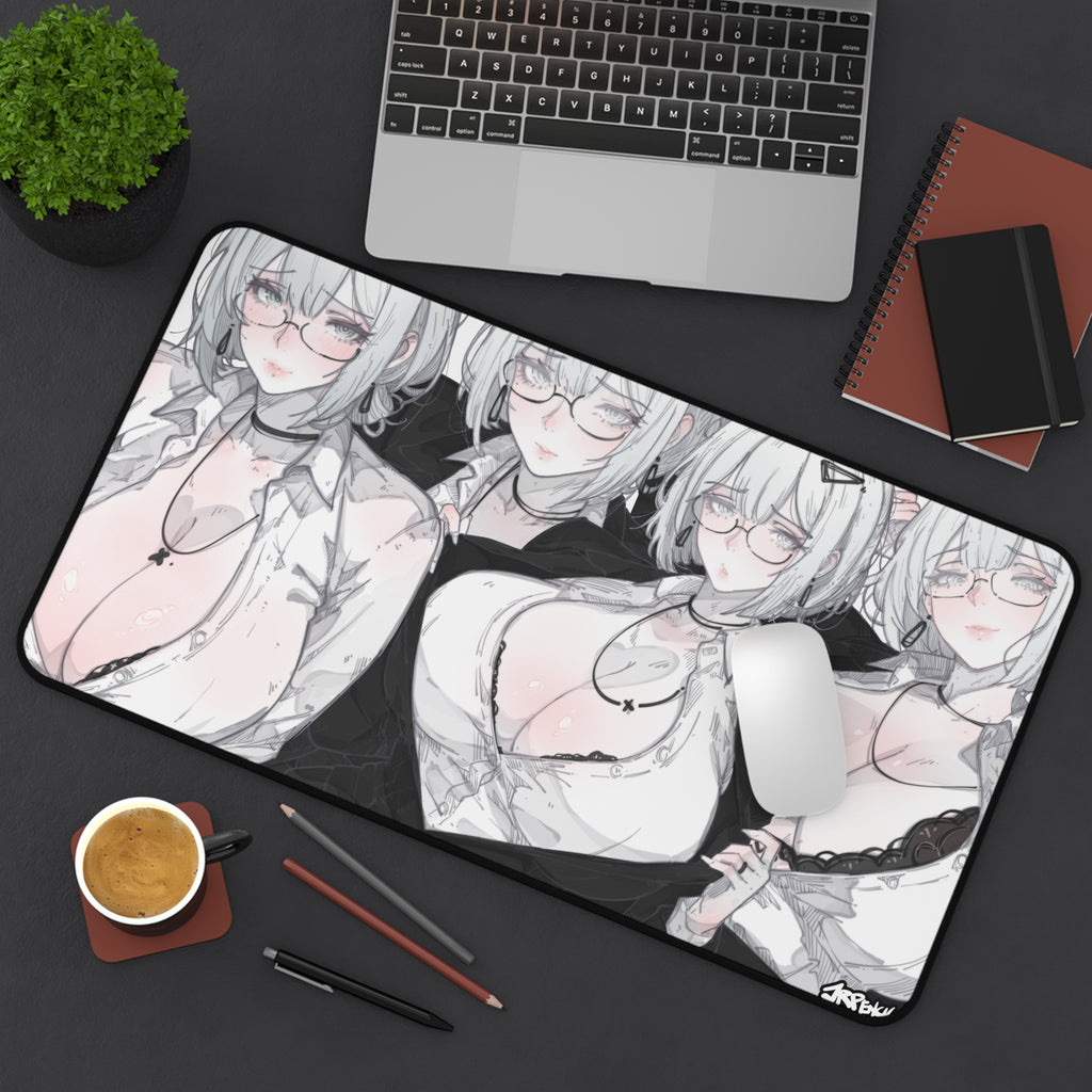 3345 - 灰壁纸/ grey wallpaper v1 Desk Mat