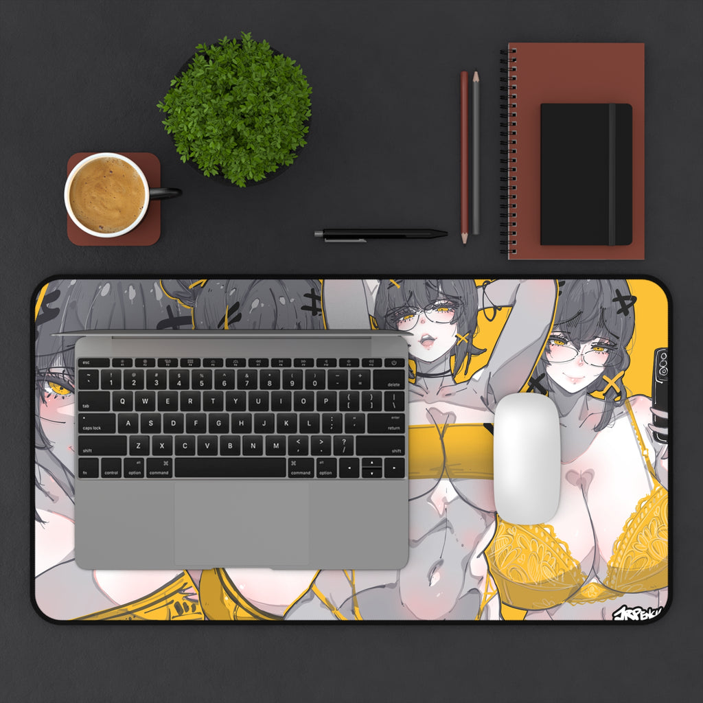 3215 - 黄壁纸 / yellow wallpaper v2 Desk Mat