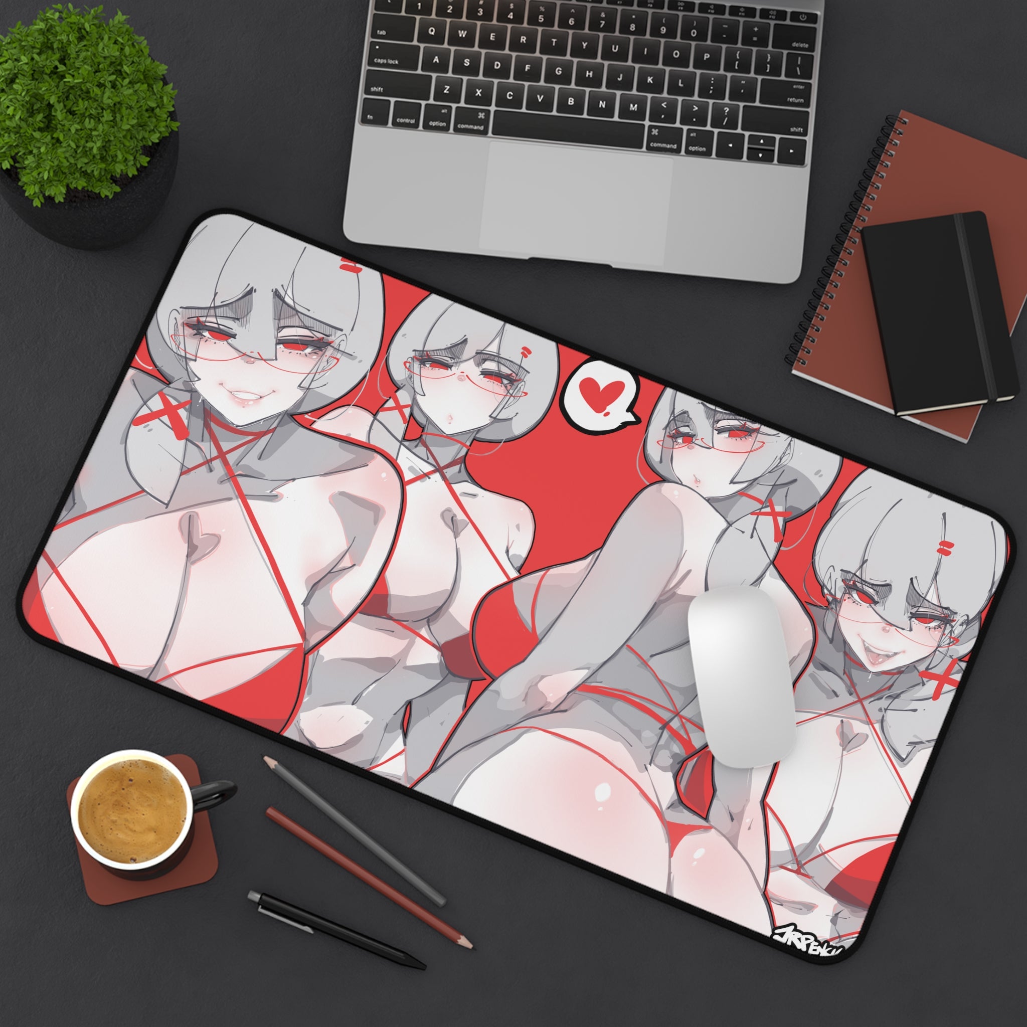 3154 - 红壁纸 / red wallpaper v2 Desk Mat