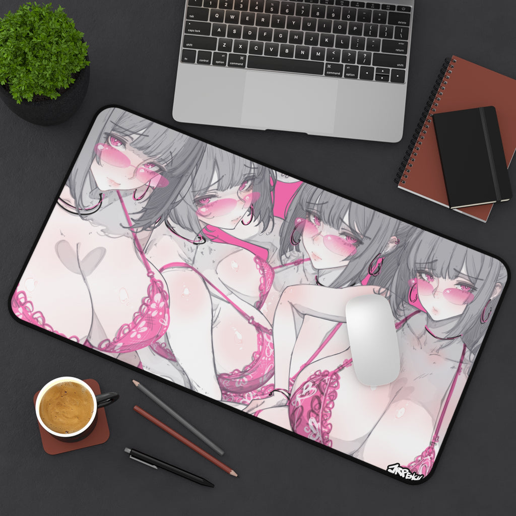 3340 - 粉壁纸 / pink wallpaper v2 Desk Mat