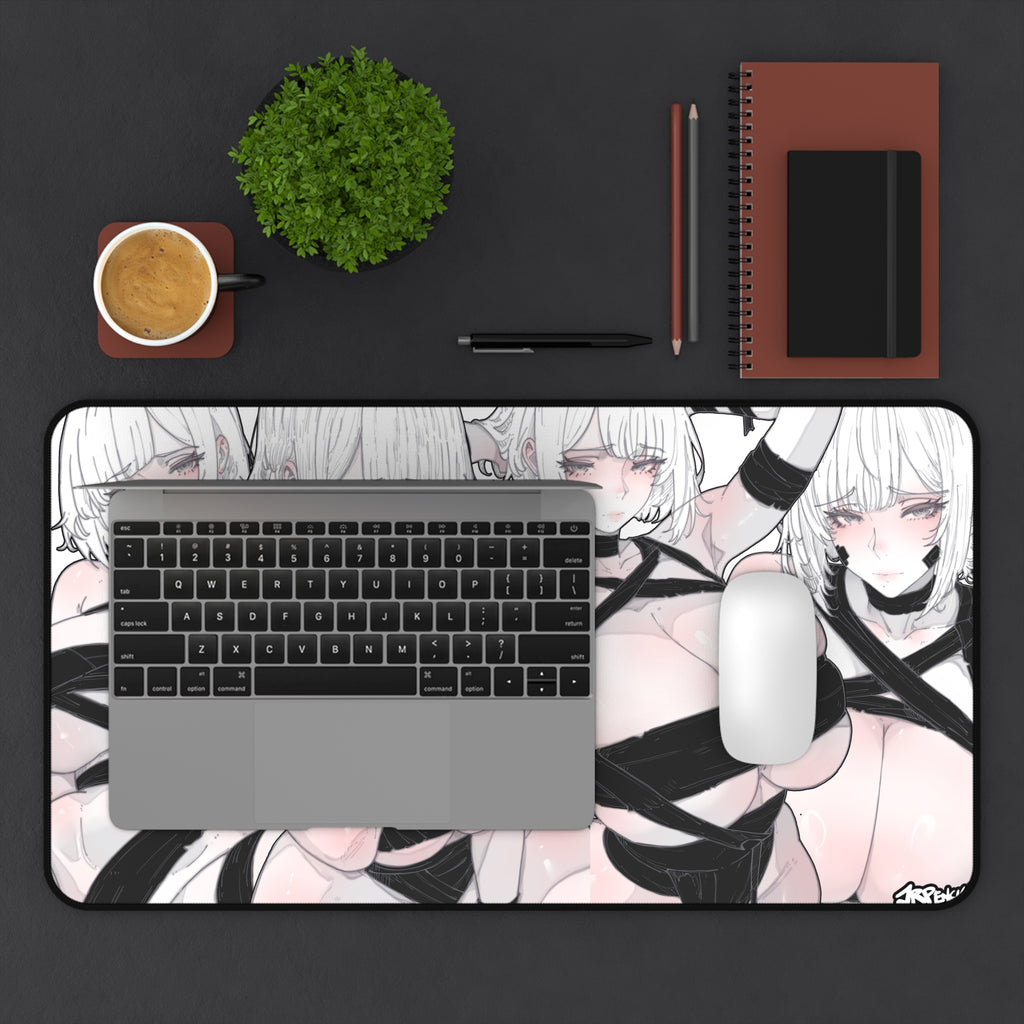 3385 - 黑壁纸 / Black Wallpaper v1 Desk Mat
