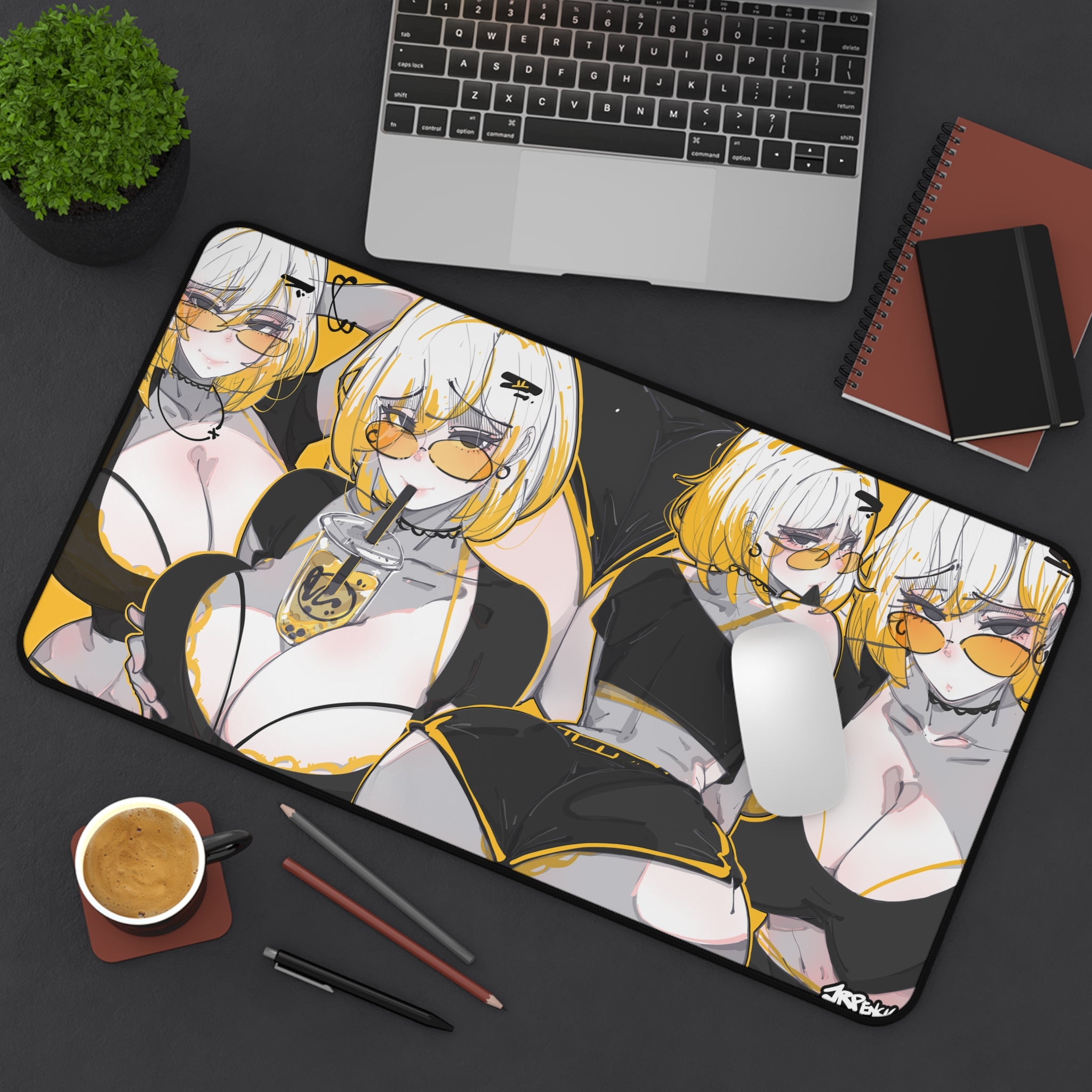 3172 - 黄壁纸 / yellow wallpaper v1 Desk Mat