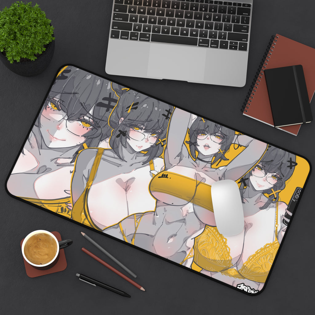 3215 - 黄壁纸 / yellow wallpaper v2 Desk Mat