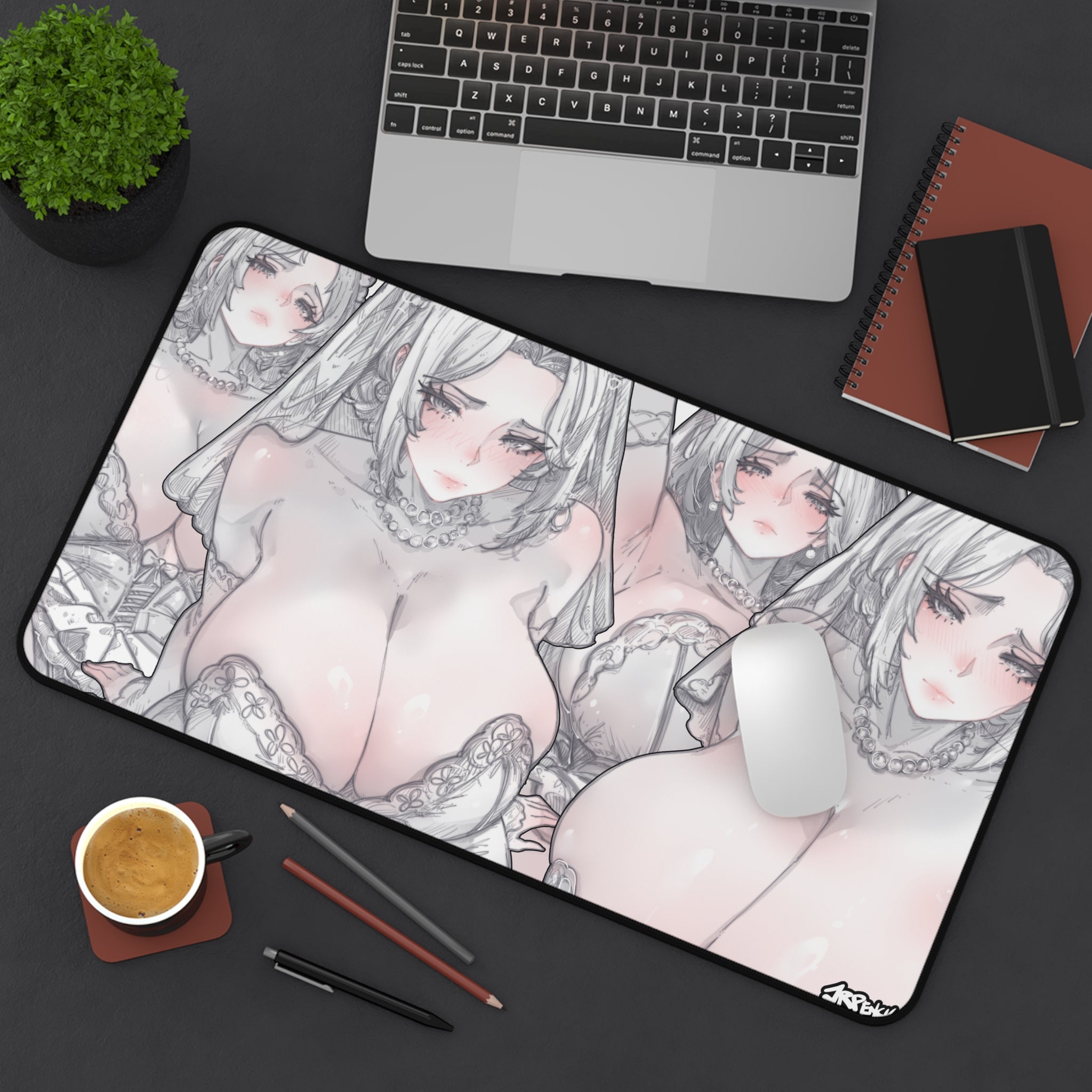 3365 - 白壁纸 / white wallpaper v1 Desk Mat