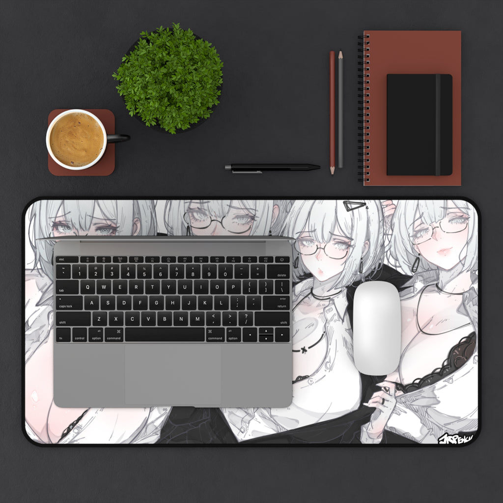3345 - 灰壁纸/ grey wallpaper v1 Desk Mat
