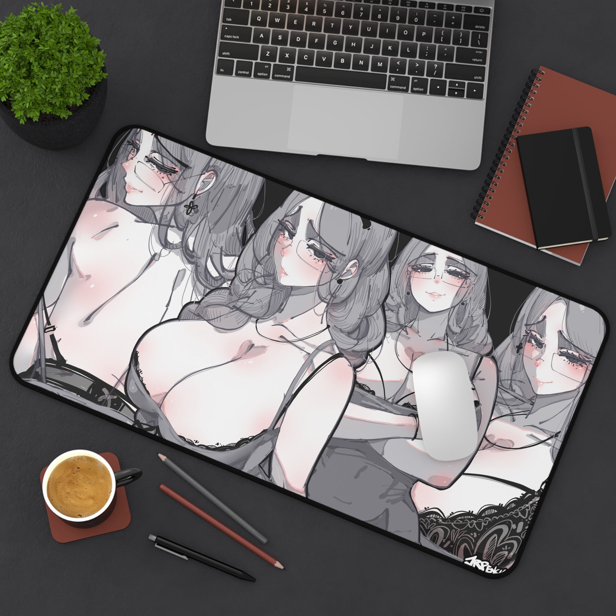 3208 - 黑壁纸 / black wallpaper v1 Desk Mat