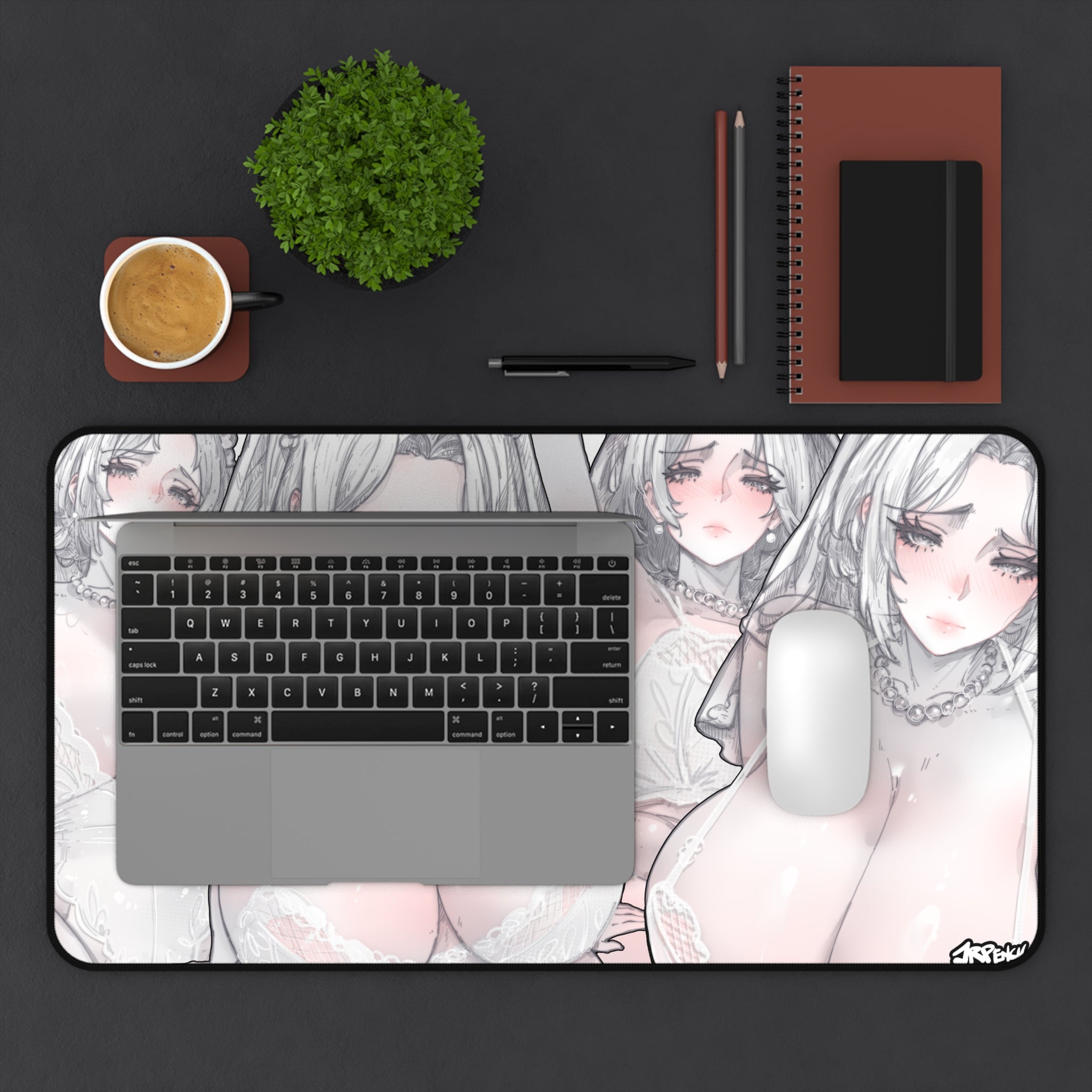 3365 - 白壁纸 / white wallpaper v2 Desk Mat