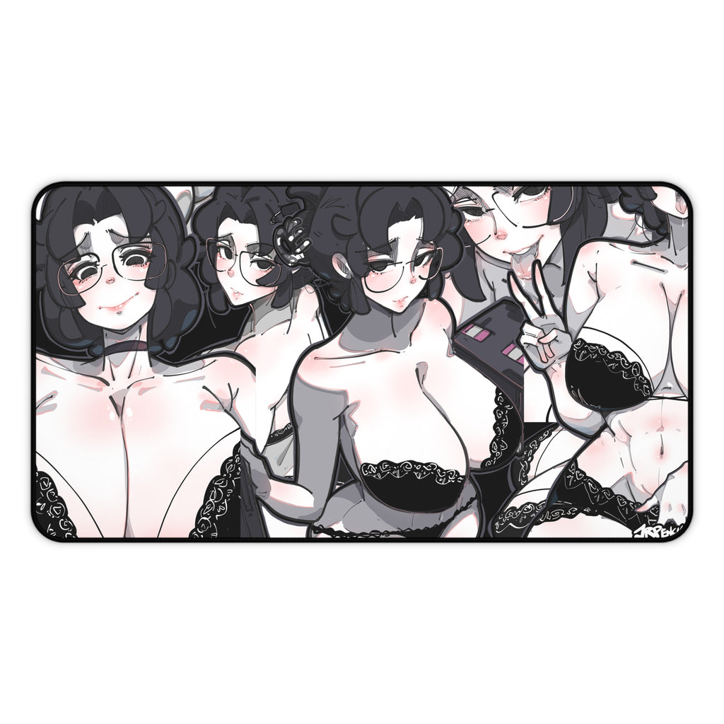 3069 - 黑壁纸 / black wallpaper v2 Desk Mat