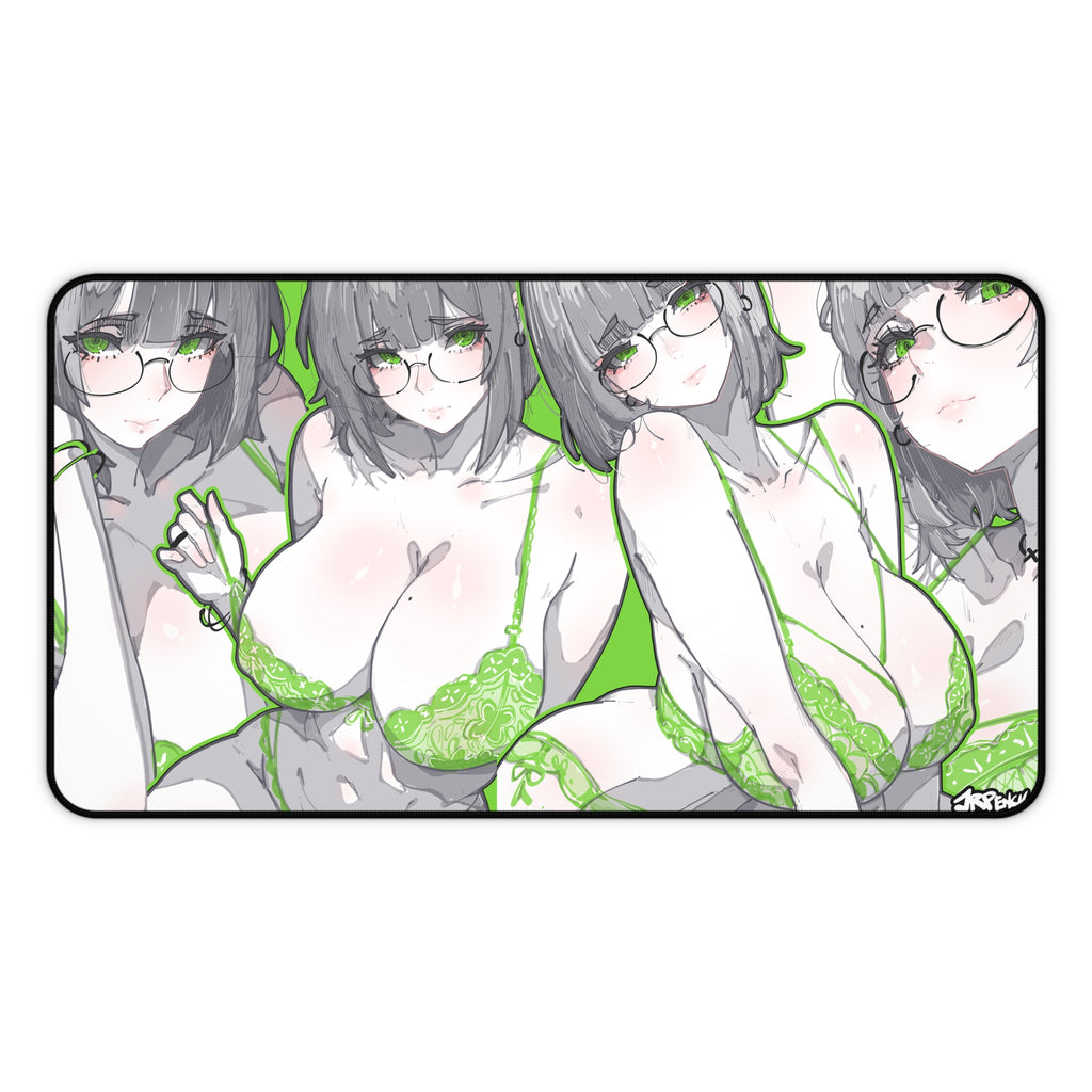 3283 - 绿壁纸 / green wallpaper v2 Desk Mat