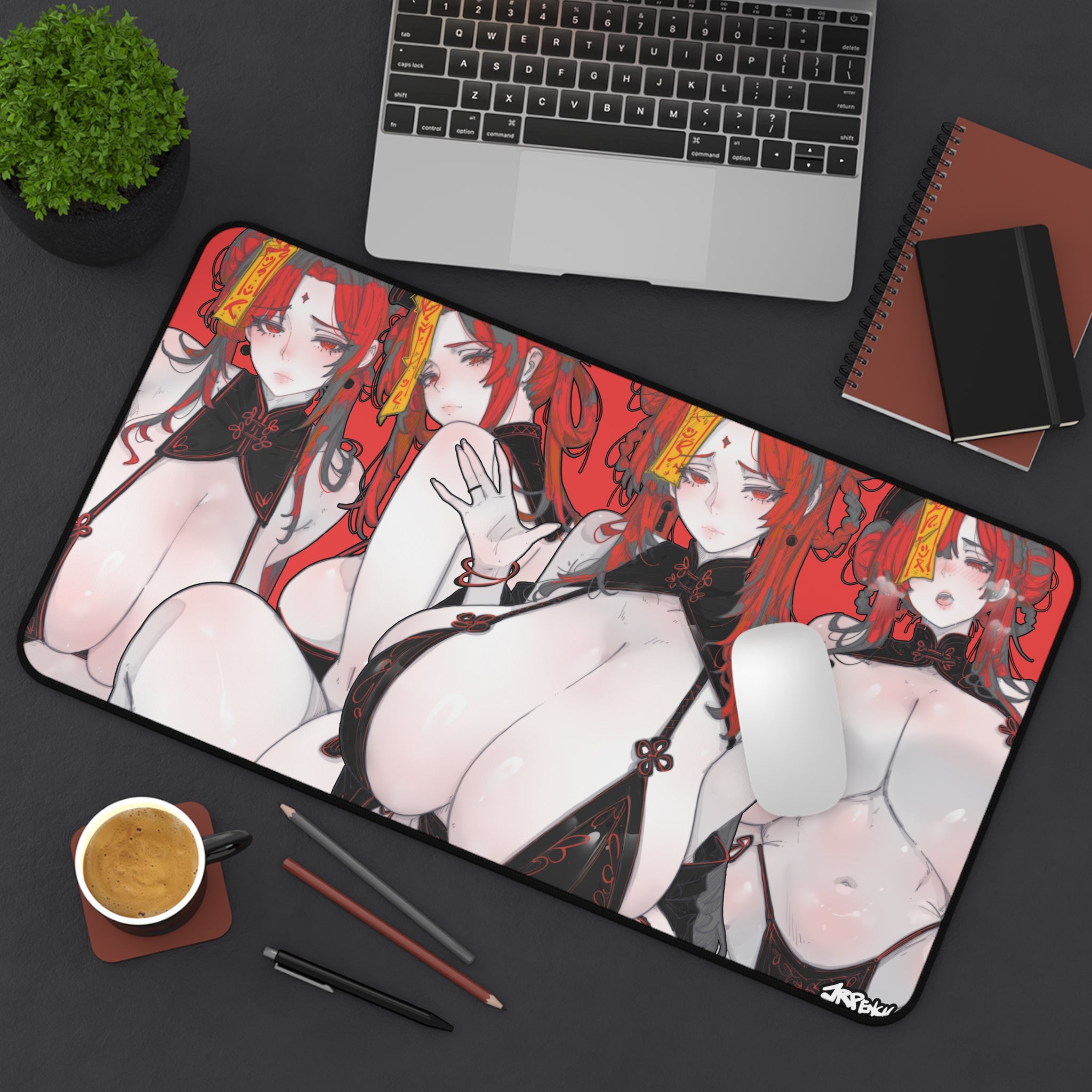 3370 - 红壁纸 / red wallpaper v1 Desk Mat