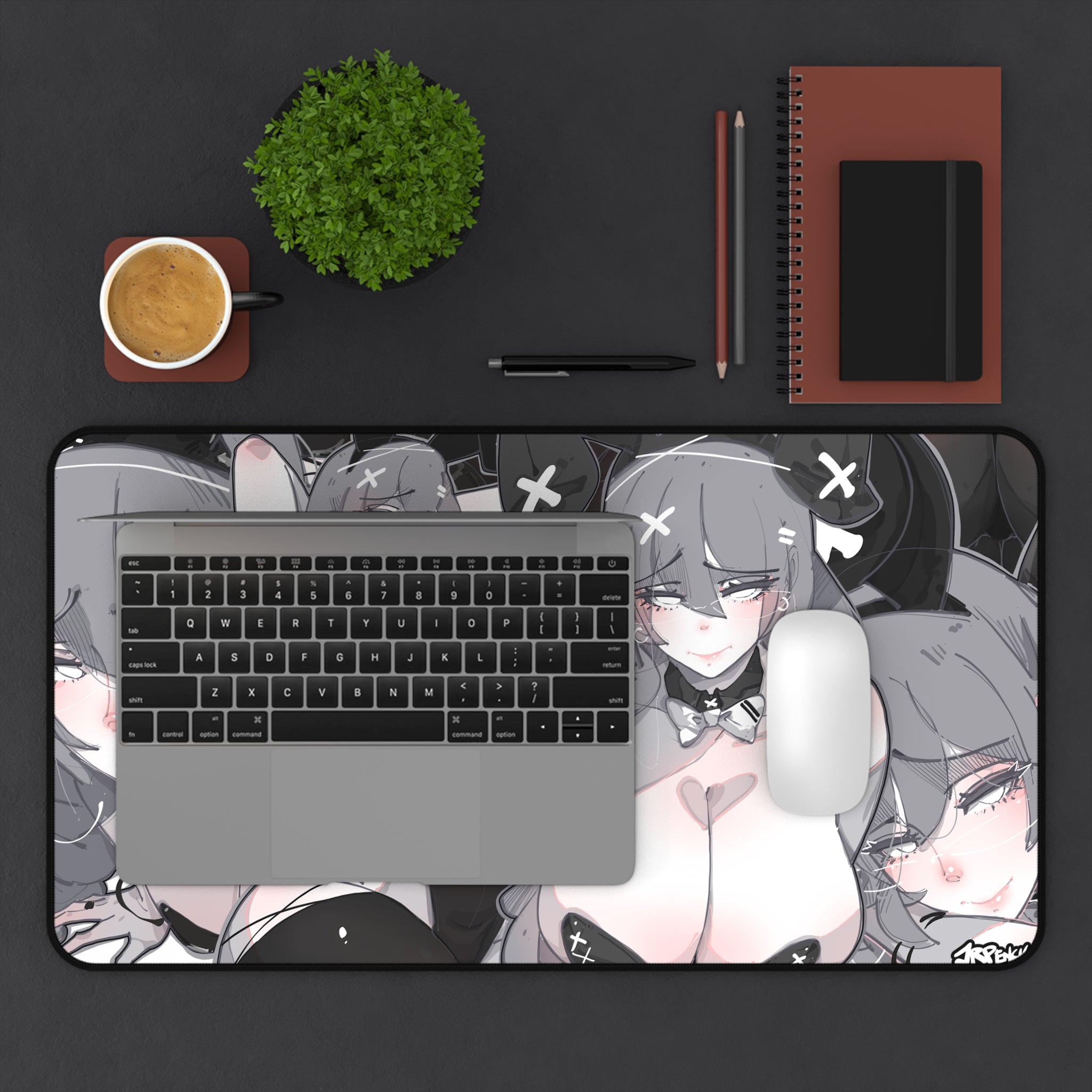 3166 - 白壁纸 / white wallpaper Desk Mat