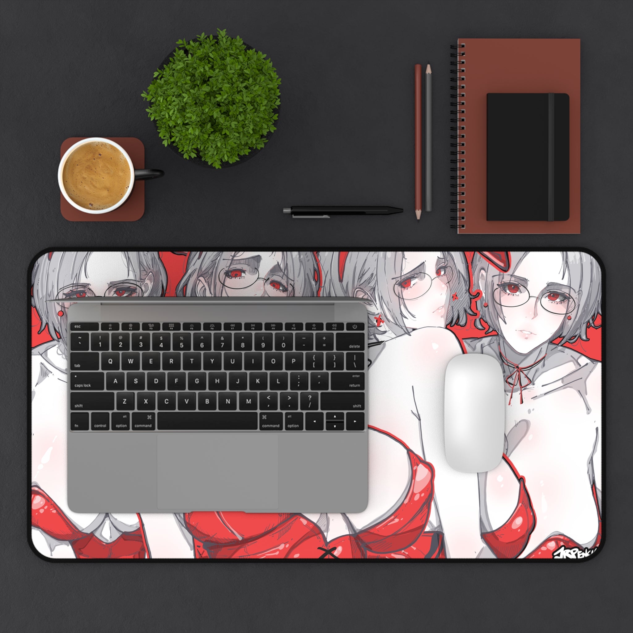 3303 - 红壁纸 / red wallpaper v1 Desk Mat